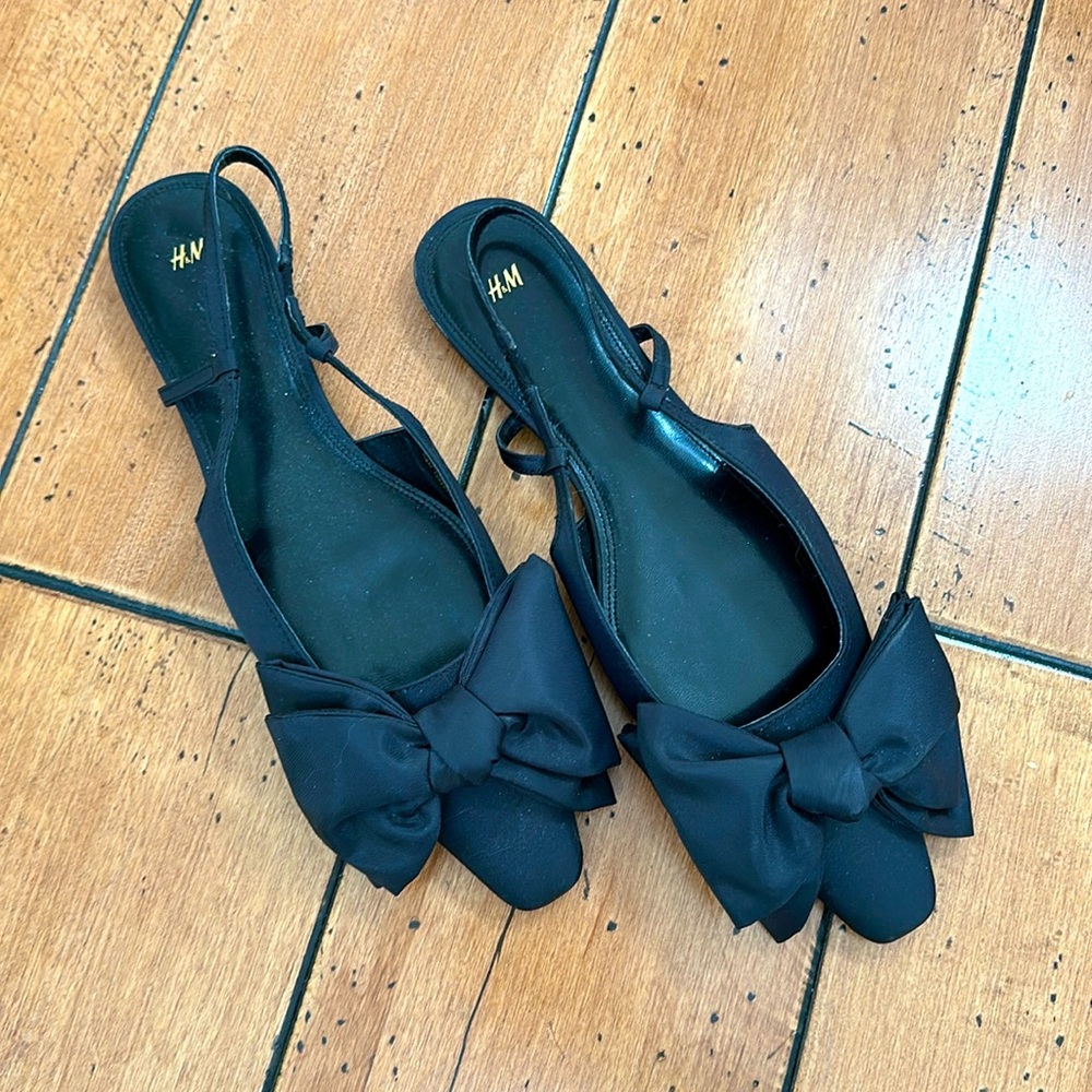 NWOT bow flats black size 8.5 /40